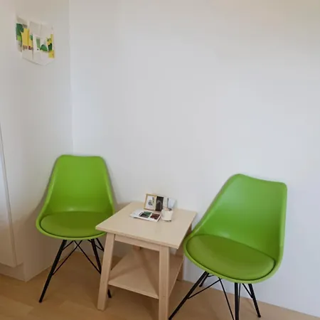 Rum i privatbostad Private Cozy - Style & Free Parking